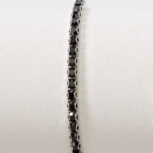 Jet stretch bracelet